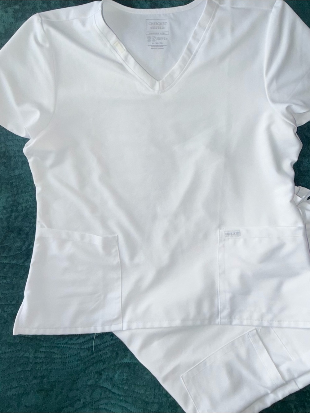 Cherokee Ultra White Scrub Set XL